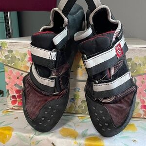 Women's Black and Red Climbing Shoes